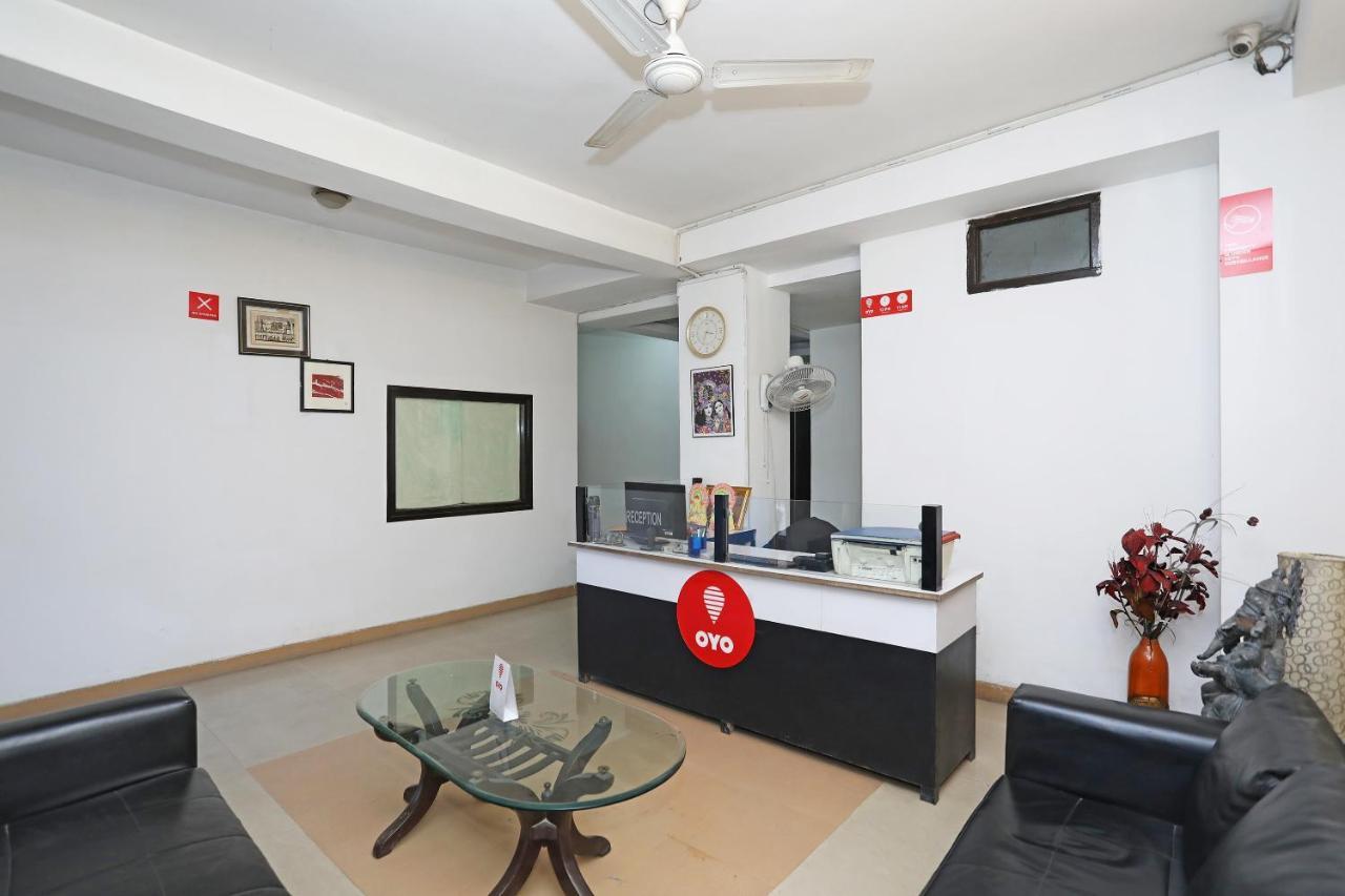 Oyo 11392 The Hotel Grand Hospitality Noida Buitenkant foto
