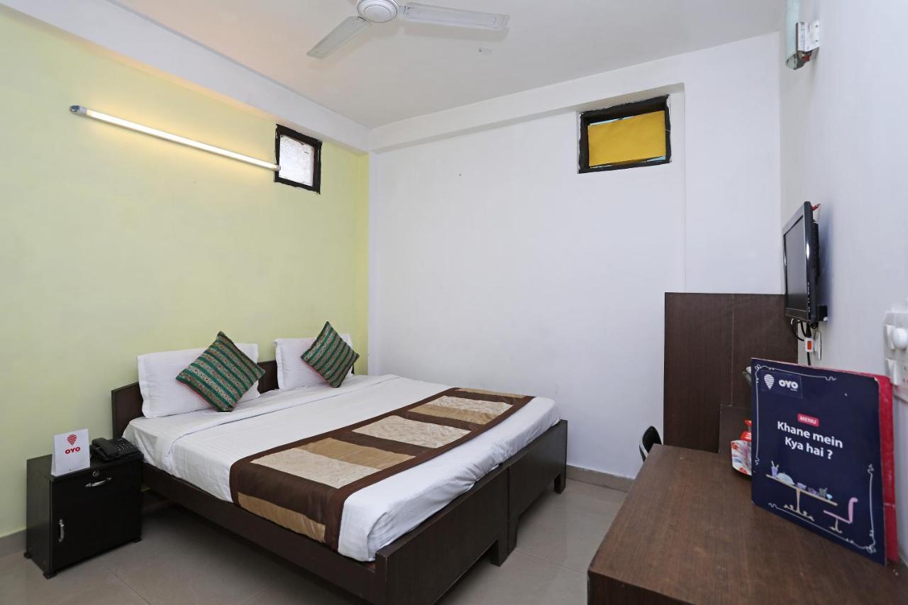 Oyo 11392 The Hotel Grand Hospitality Noida Buitenkant foto