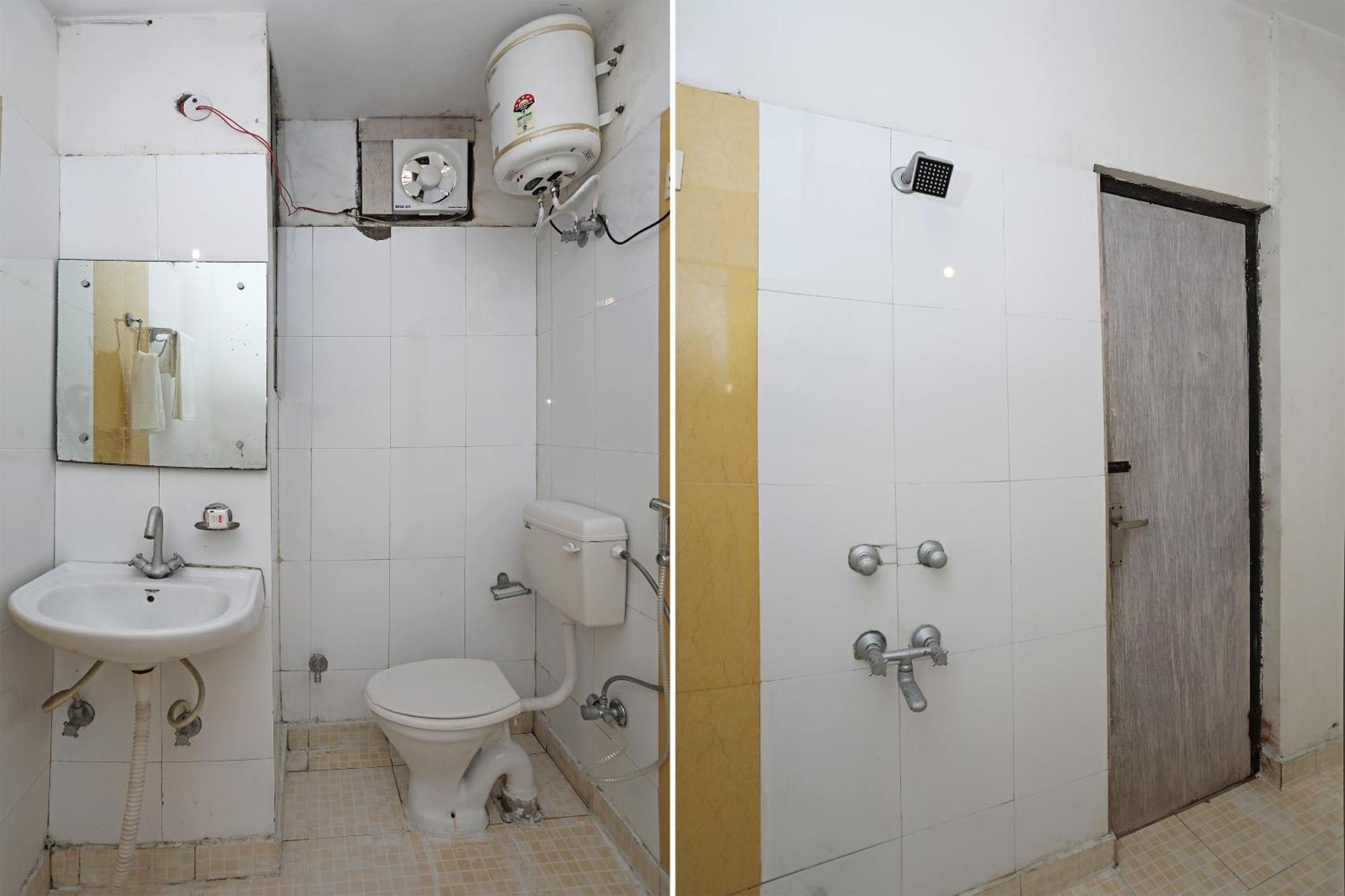 Oyo 11392 The Hotel Grand Hospitality Noida Buitenkant foto