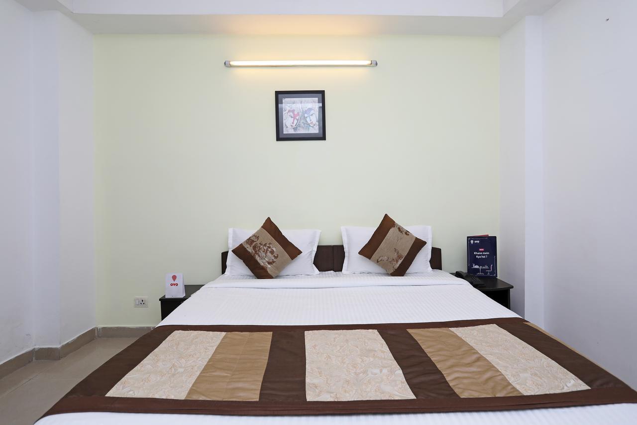 Oyo 11392 The Hotel Grand Hospitality Noida Buitenkant foto